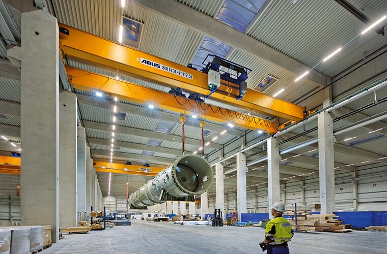 laufkrane-in-mehrzweck-logistikhalle-abus-kransysteme
